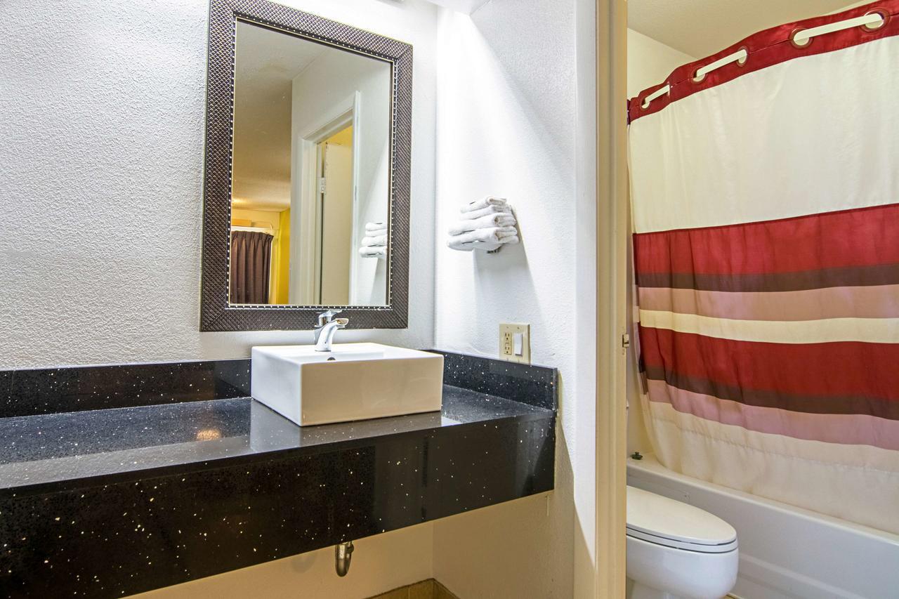 Motel 6-Charlotte, Nc - Airport Екстериор снимка